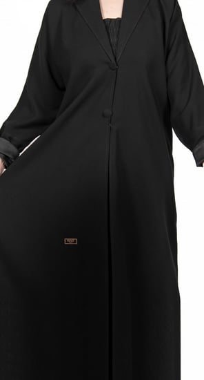 عباية سوداء بتصميم معطف