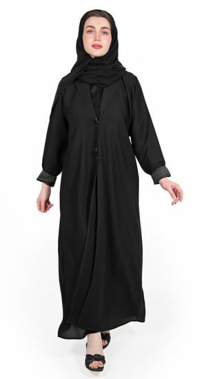 عباية سوداء بتصميم معطف