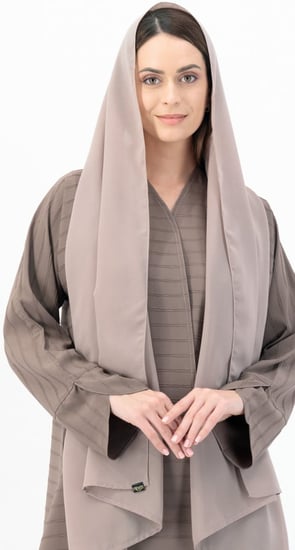 عباية مقلمة لون رملي