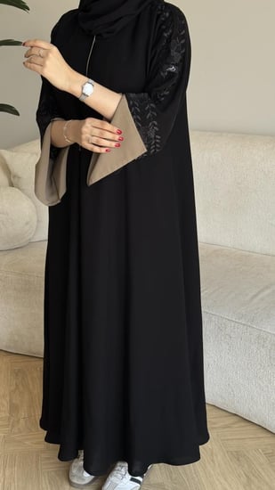 عباية لمى
