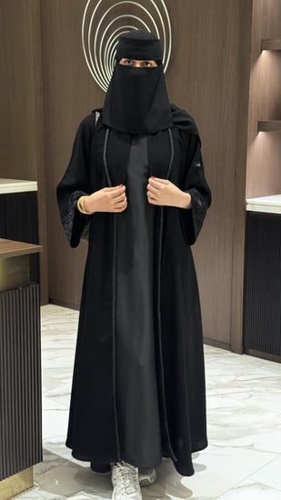 عباية لقى اسود