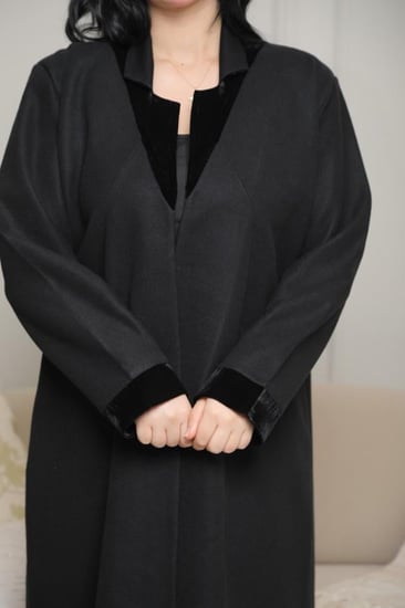 عباية بليزر ديباج جوخ شتوي بياقة وكم قطيفة فاخرة