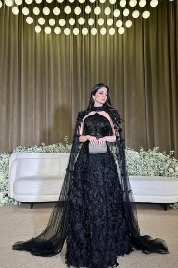 فستان ملكه قطعتين مزين بالترتر و ورود لونين