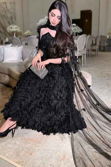 فستان ملكه قطعتين مزين بالترتر و ورود لونين