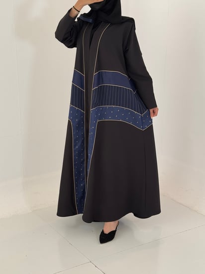 عباية سوداء مقلم كحلي