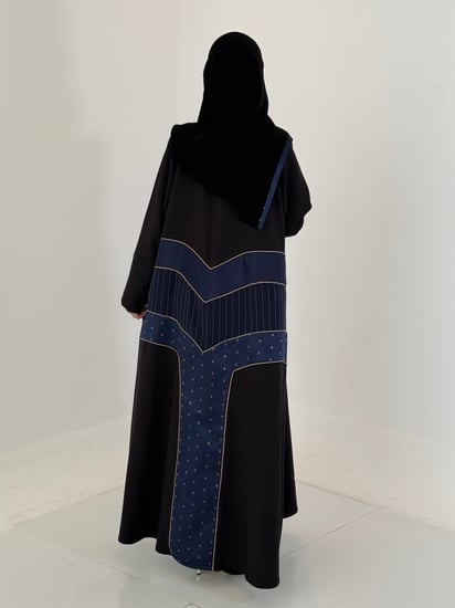 عباية سوداء مقلم كحلي