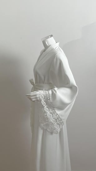 روب اطراف دانتيل