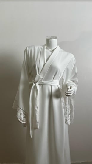 روب اطراف دانتيل