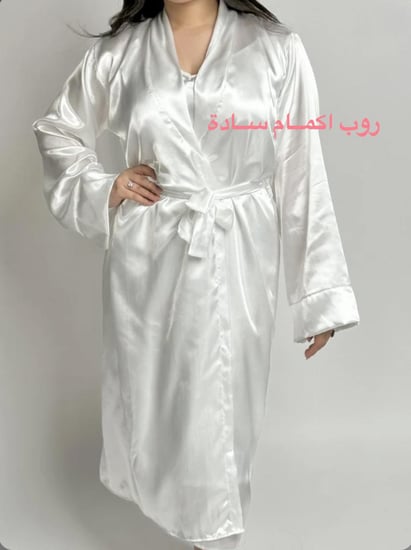 (عرض الارواب الفخم ) أي روب + فستان داخل الروب + سليبر