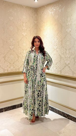 فستان صيفي ياسميرا بنقشة حيوانية ولمسة طبيعية