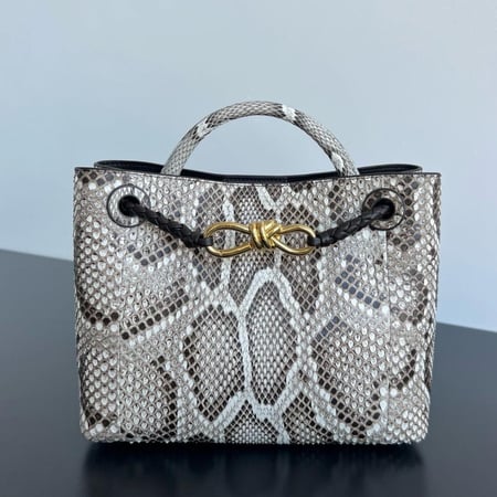 حقيبة بوتيغا فينيتا 25cm