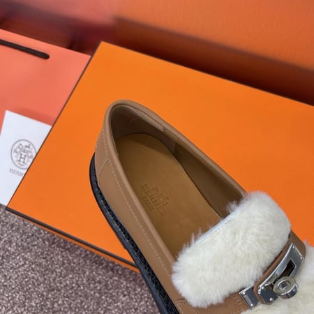 حذاء هيرميز