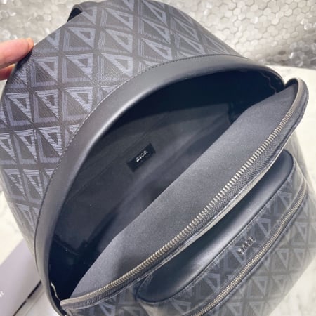 حقيبة ظهر ديور