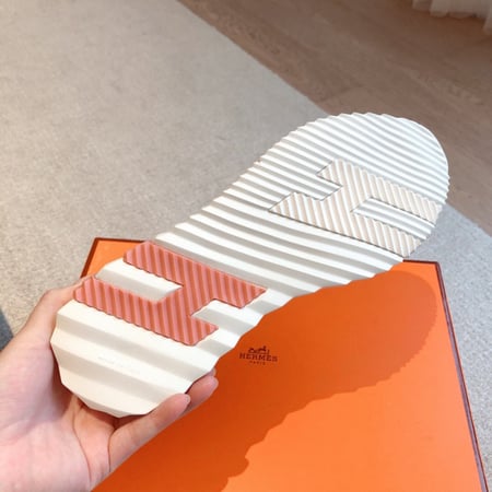 حذاء هيرميز