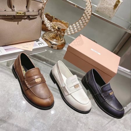 حذاء ميو ميو