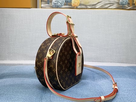 شنطة لويس فيتون