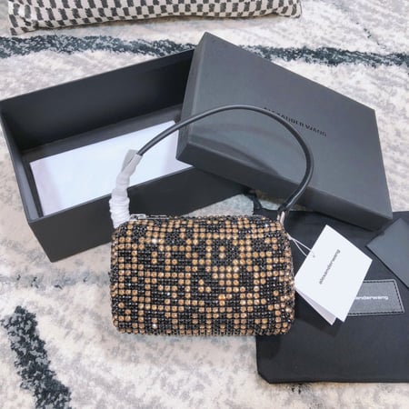 شنطة ألكسندر وانغ تقليد