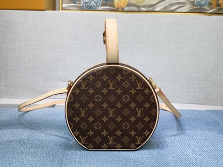 شنطة لويس فيتون