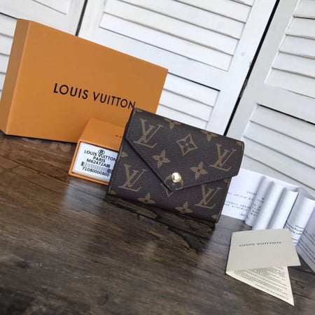 محفظة لويس فيتون
