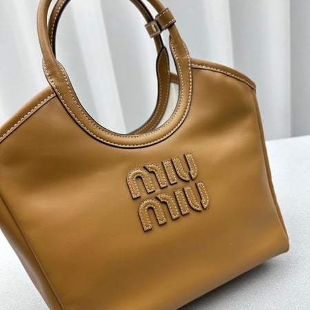 حقيبة ميو ميو