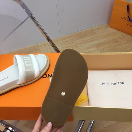 سليبرز لويس فيتون