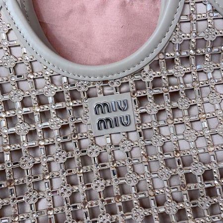 حقيبة ميو ميو