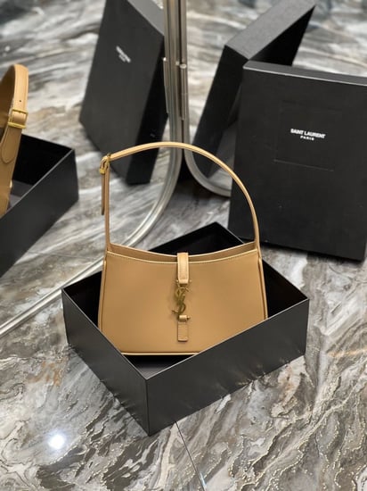 حقيبة ايف سان لوران ysl