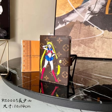 محفظة مدمجة مع مفكرة لويس فيتون