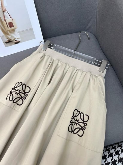 تنورة لويفي