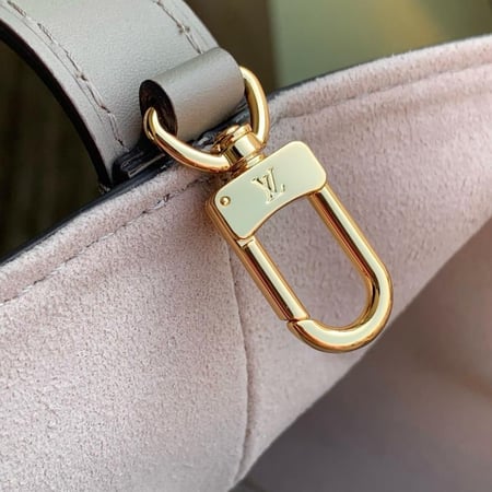 حقيبة لويس فيتون