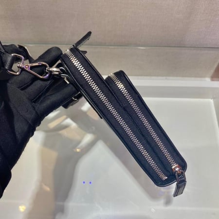 حقيبة برادا