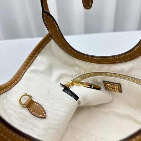 حقيبة ميو ميو