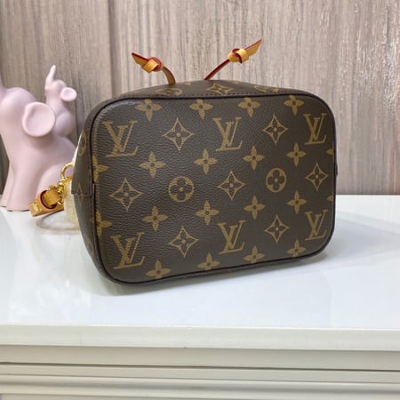 شنطة لويس فيتون