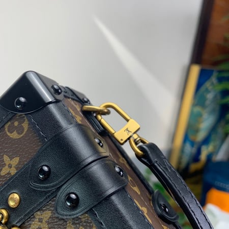 حقيبة لويس فيتون