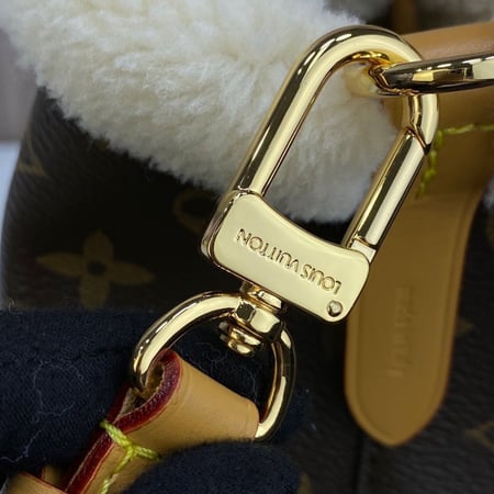 شنطة لويس فيتون