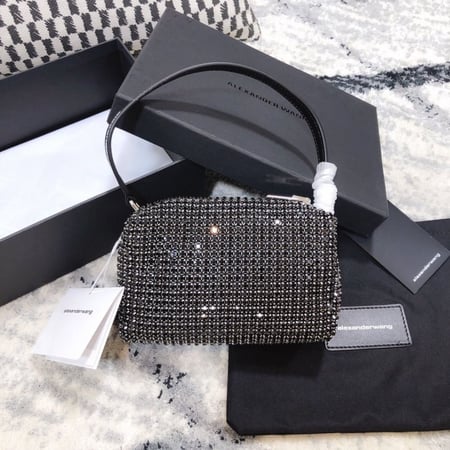 شنطة ألكسندر وانغ تقليد