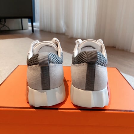 حذاء هيرميز