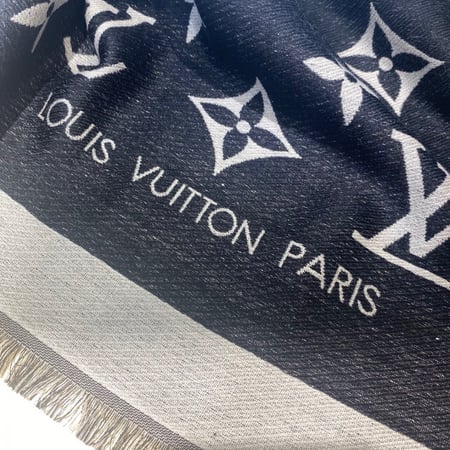 سكارف لويس فيتون