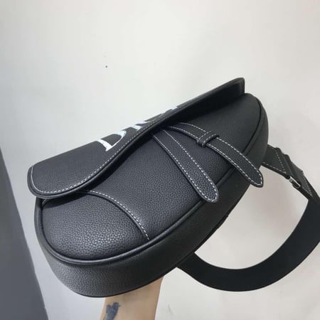 حقيبة ديور