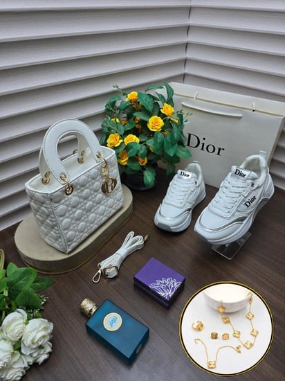 طقم شنطة وشوز ماركة ديور