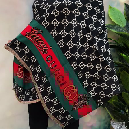 وشاح قوتشي نسائي