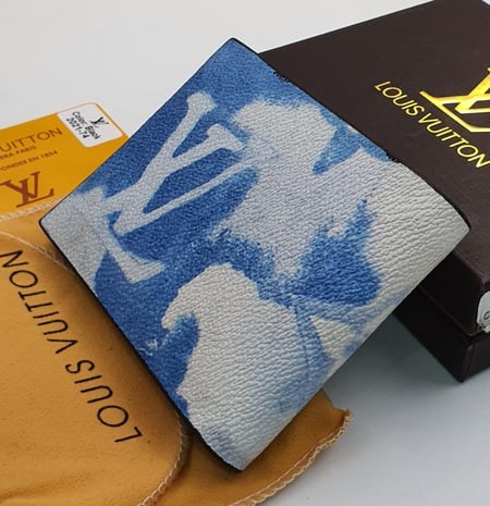 بوك نسائي لويس فيتون