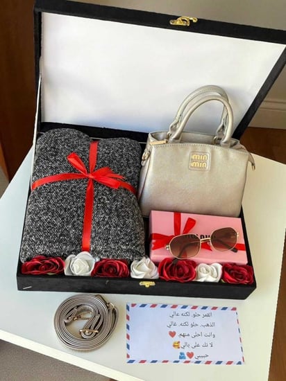 هدايا نسائية شتوية فخمة – بوكس شتوي نسائي