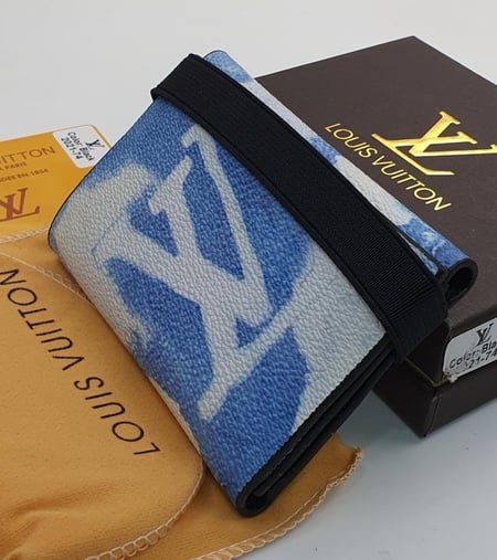 بوك رجالي ماركة لويس فيتون