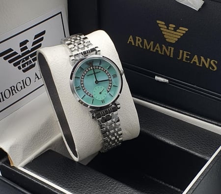 ساعات نسائية ماركة ارماني