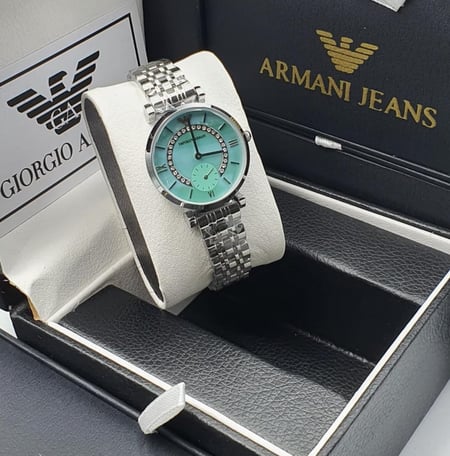 ساعات ارماني النسائيه