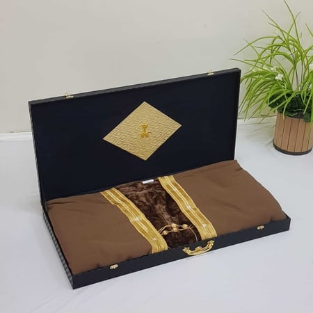 بشت شتوي رجالي بني مع بوكس