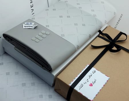 اقمشة ثياب جيفنشي