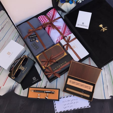 مجموعة هدايا رجالية فاخرة من جيفنشي