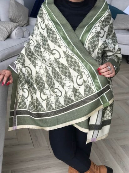 سكارف ماركة قوتشي